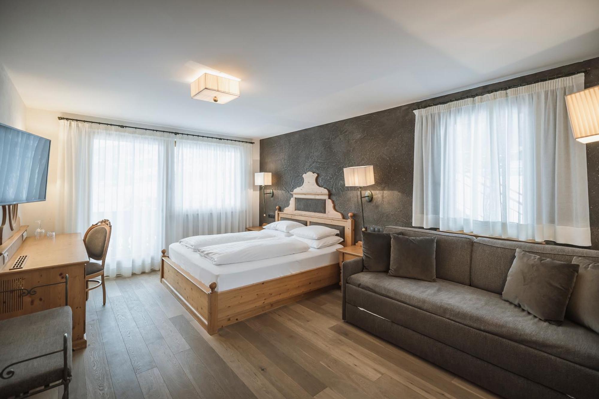 Hotel Solvie Фалцес Екстериор снимка